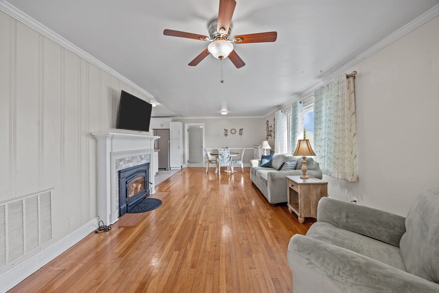 More Photos Of 10612 Durham Rd, Timberlake Flex For Sale