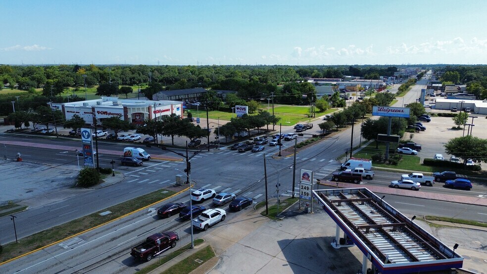 More Photos Of 1601 N Alexander Dr, Baytown Storefront For Lease