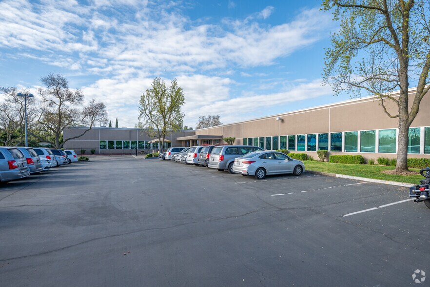 More Photos Of 9738 Lincoln Village Dr, Sacramento Office For Lease