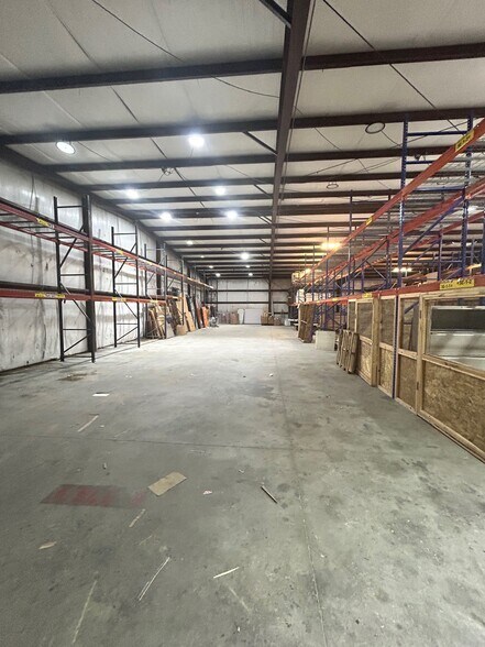 More Photos Of 4748 Sherwood Ln, Houston Warehouse For Lease