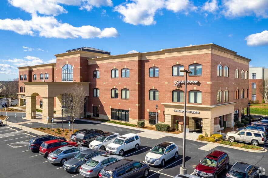 More Photos Of 9735 Kincey Ave, Huntersville Medical For Lease