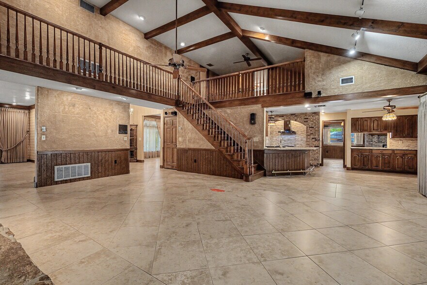 More Photos Of 2160 Laurence Dr, Clearwater Office For Sale