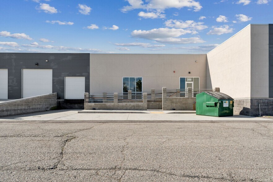 More Photos Of 999 W 1500 S, Woods Cross Warehouse For Lease