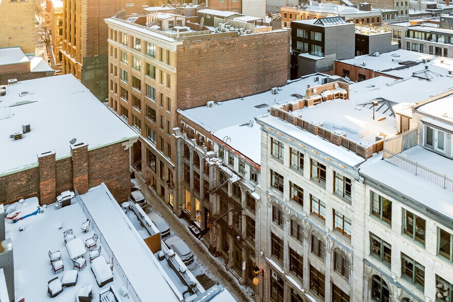 More Photos Of 377 Rue Saint-Paul O, Montréal Apartments For Lease