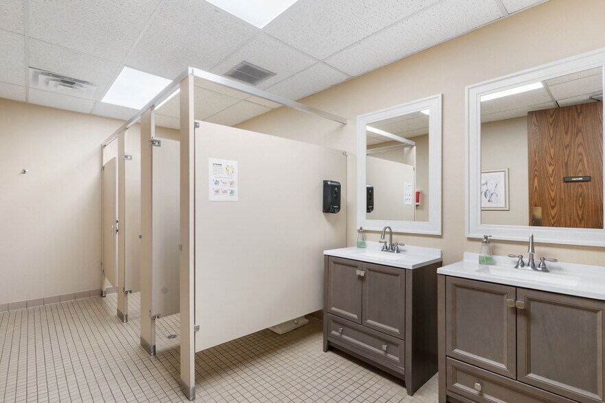 More Photos Of 4107 Spicewood Springs Rd, Austin Office For Sale