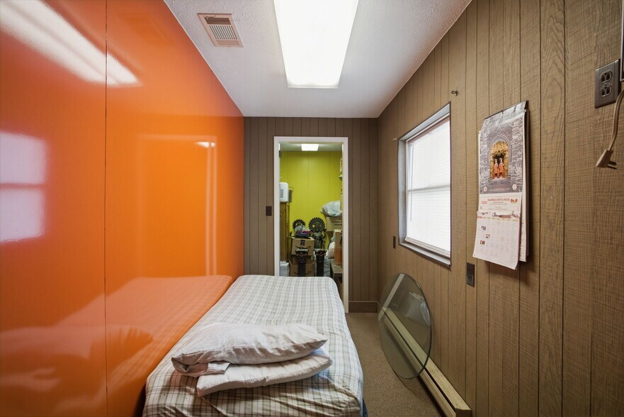 More Photos Of 501 S Breezewood Rd, Breezewood Specialty For Sale