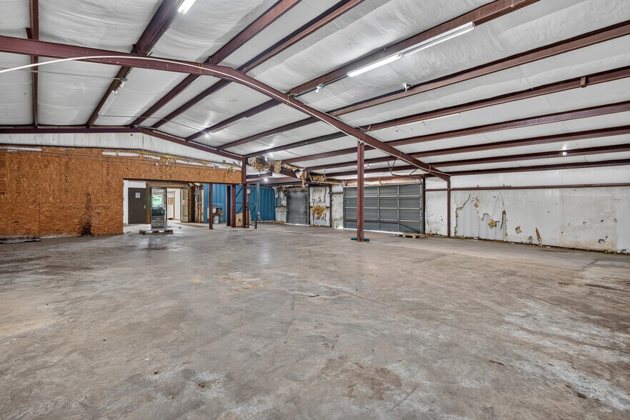 More Photos Of 479247 US Highway 64, Roland Flex For Sale