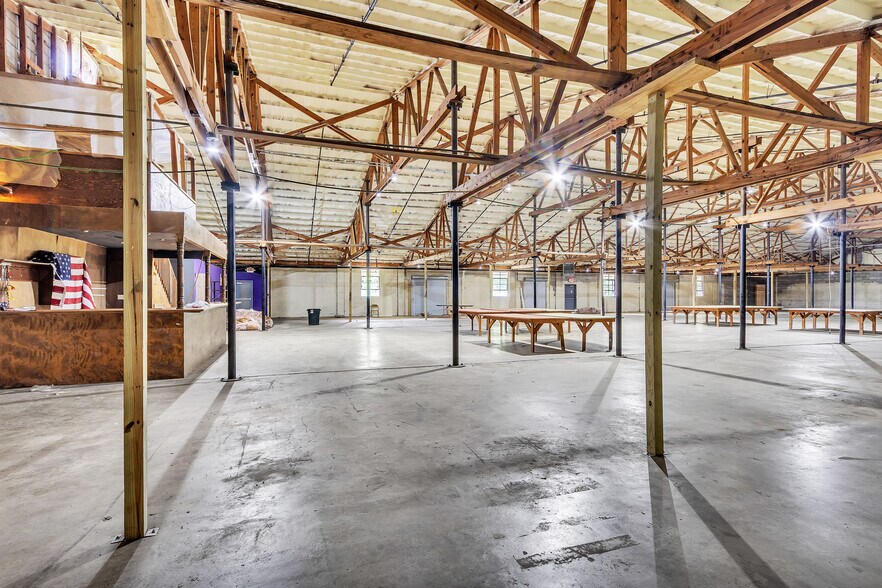 More Photos Of 121 Trotter Industrial Ln, Saluda Warehouse For Lease