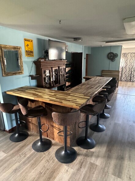 More Photos Of 495 H St, Crescent City Freestanding For Sale