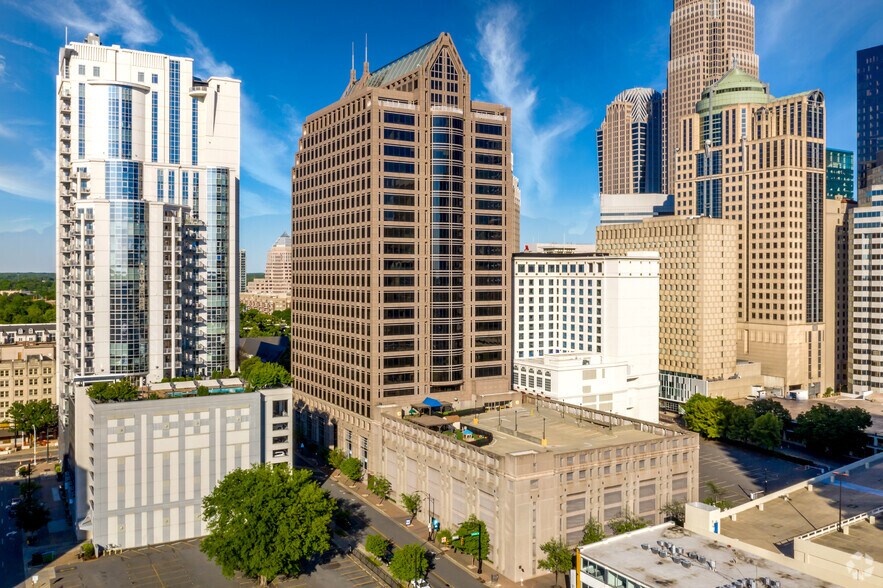 More Photos Of 227 W Trade St, Charlotte Office For Lease