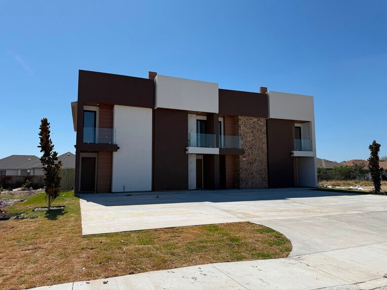 More Photos Of 1218 E Santa Rosa St, Edinburg Apartments For Sale