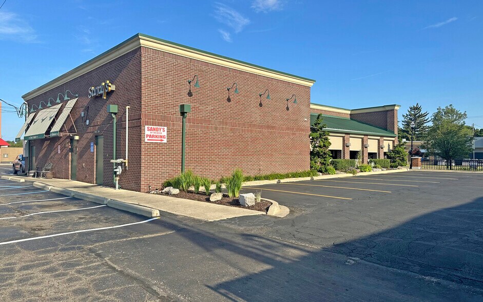 More Photos Of 25853 5 Mile Rd, Redford Township Freestanding For Sale