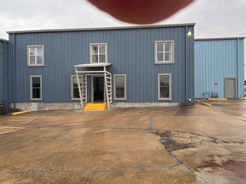 More Photos Of 1917 Hydro Dr, Austin Warehouse For Sale