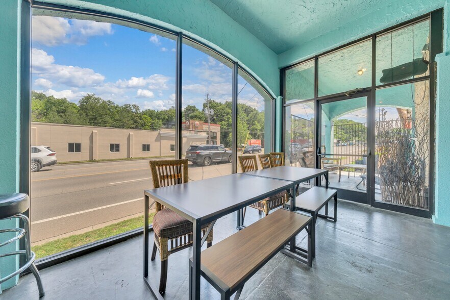 More Photos Of 2601 Franklin Rd, Roanoke Freestanding For Sale