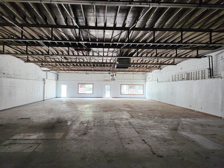 More Photos Of 2927 Morton St, Fort Worth Office For Sale