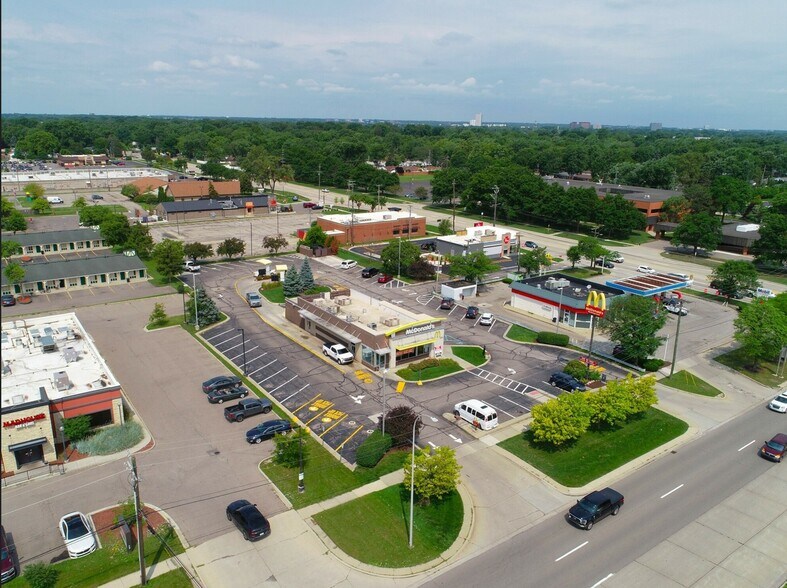 More Photos Of 32811 Stephenson Hwy, Royal Oak Fast Food For Sale