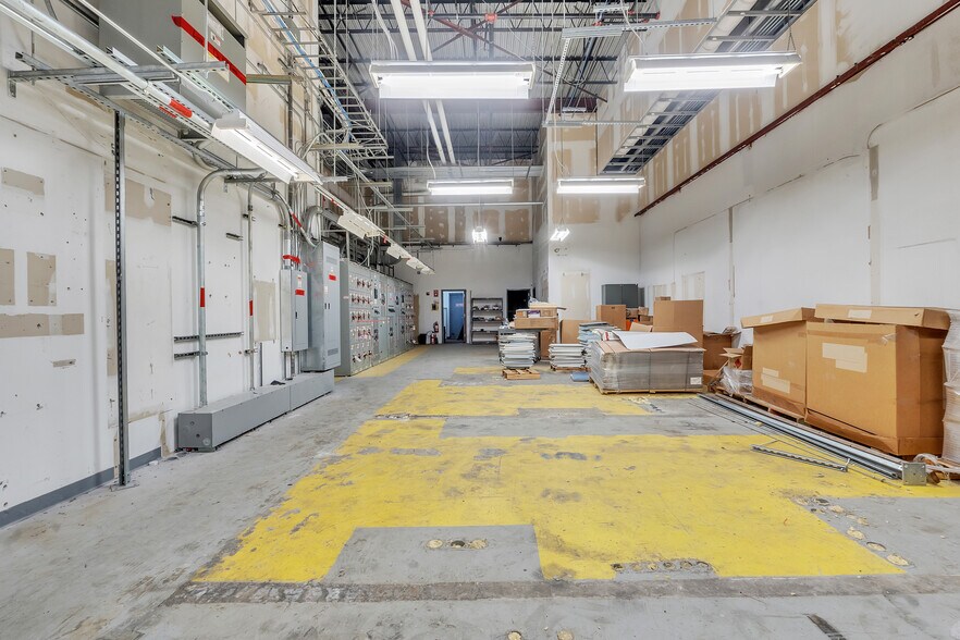 More Photos Of 45 Bartlett St, Marlborough Light Manufacturing For Lease