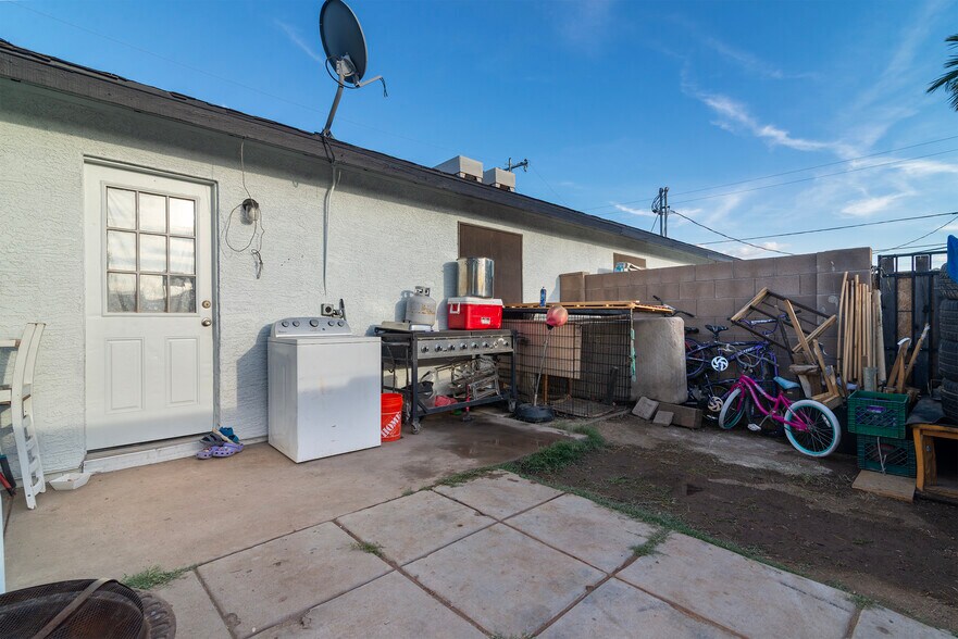 More Photos Of 2444 E Willetta St, Phoenix Multifamily For Sale