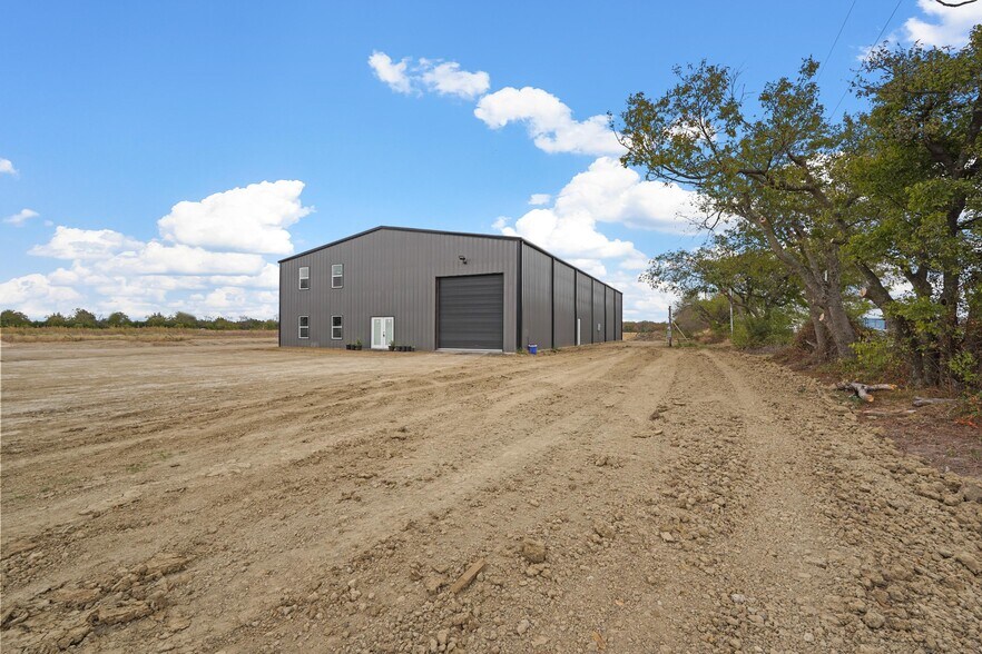 More Photos Of 1979 FM 1903, Caddo Mills Warehouse For Lease