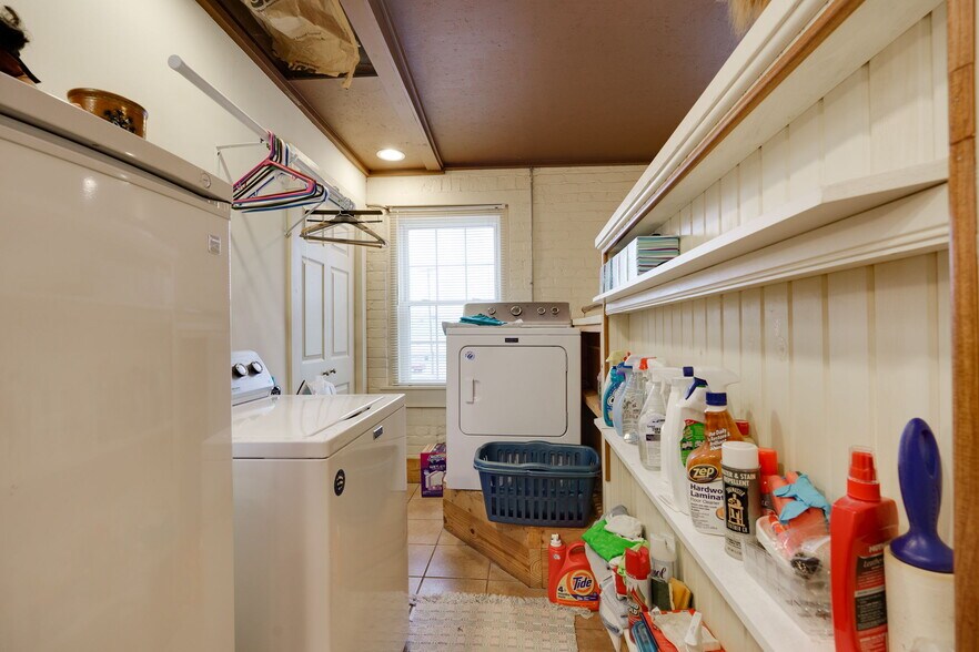 More Photos Of 46 Jefferson St, Brookville Storefront Retail Residential For Sale