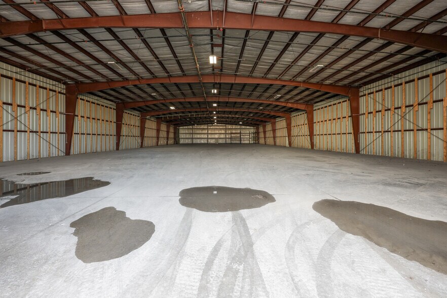 More Photos Of 656 Interstate Dr, Crossville Manufacturing For Lease