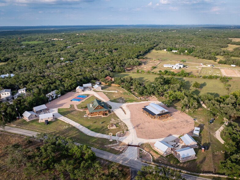 More Photos Of 3607 Lone Man Mountain Rd, Wimberley Hotel For Sale