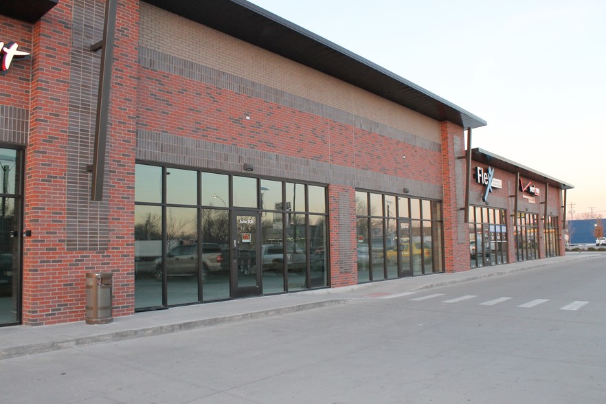 Primary Photo Of 2200 W Broadway, Council Bluffs Storefront For Lease