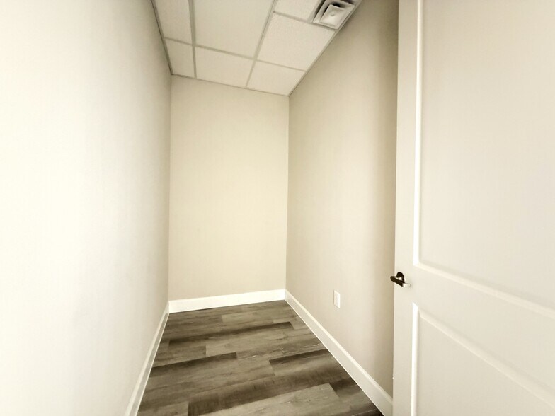 More Photos Of 28111 S Firethorne Rd, Katy Office For Lease
