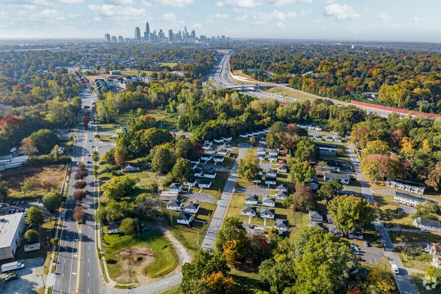 More Photos Of 2479 Julia Ave, Charlotte Apartments For Sale