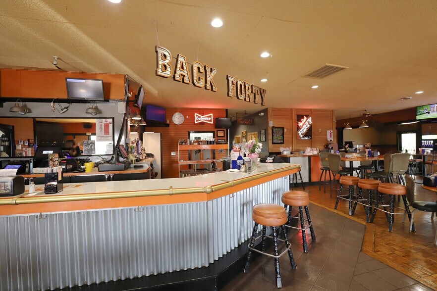 More Photos Of 15952 Oakley Rd, Chesaning Freestanding For Sale