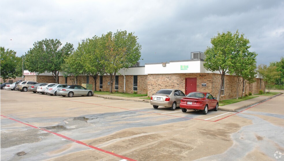More Photos Of 2401 Scott Ave, Fort Worth Office For Lease