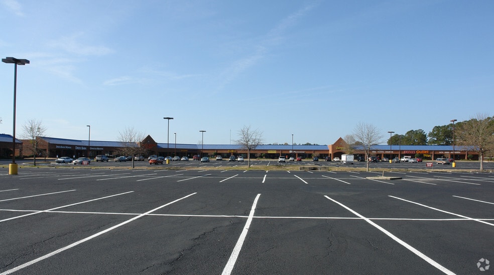 More Photos Of 11 Gateway Blvd S, Savannah Unknown For Lease