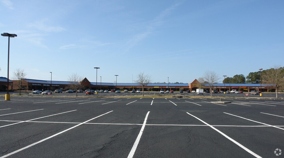 More Photos Of 11 Gateway Blvd S, Savannah Unknown For Lease