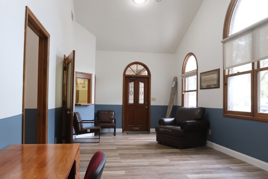 More Photos Of 611 NW 60th St, Gainesville Office For Sale