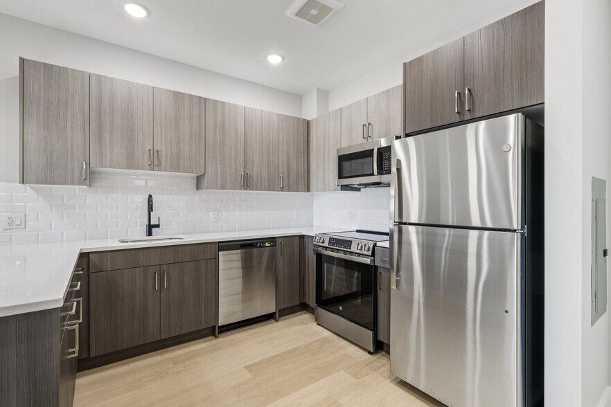 More Photos Of 34-40 Hudson St, Newark Apartments For Lease