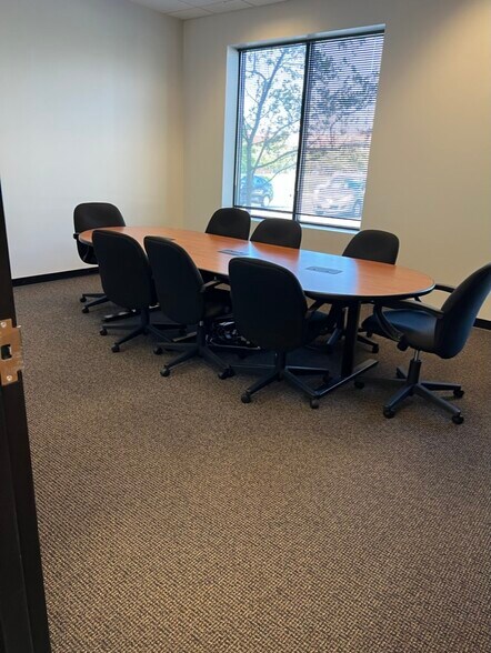 More Photos Of 1752 Capital St, Elgin Loft Creative Space For Sale