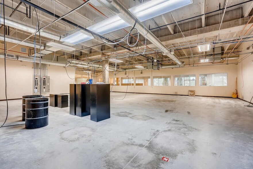 More Photos Of 4680 Table Mountain Dr, Golden Flex For Lease