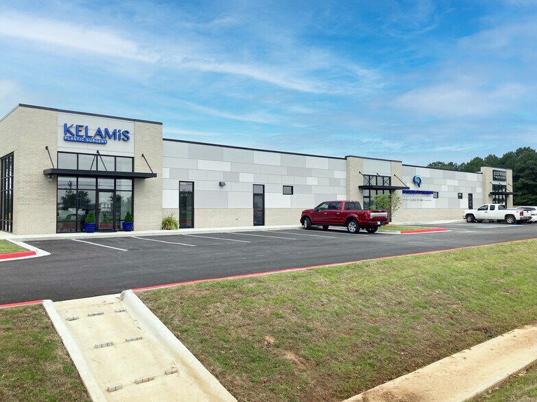 More Photos Of 101 Grant Pl, Lowell Medical For Lease