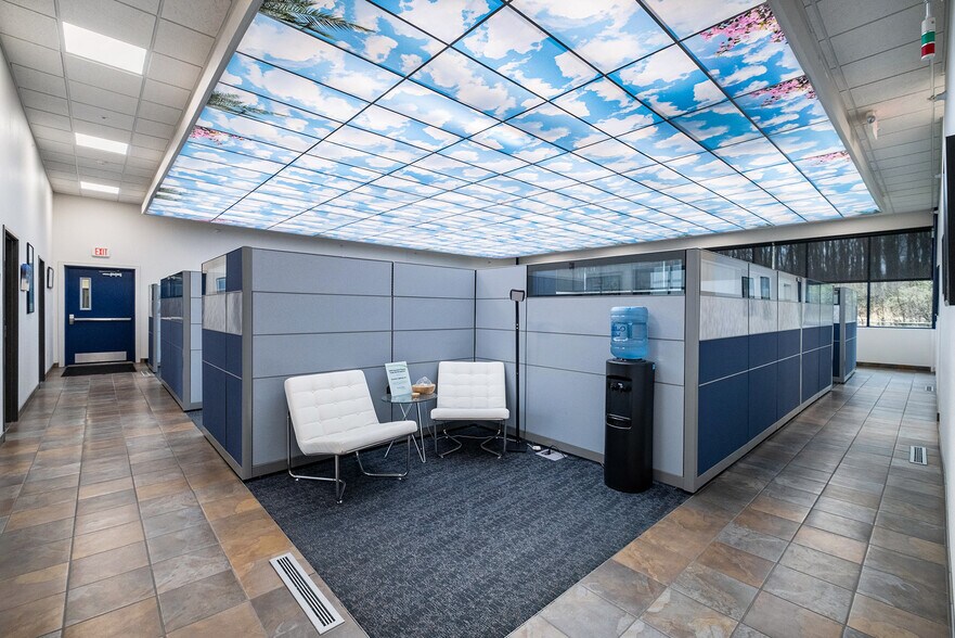 More Photos Of 2021 Wellworth Ave, Jackson Warehouse For Sale