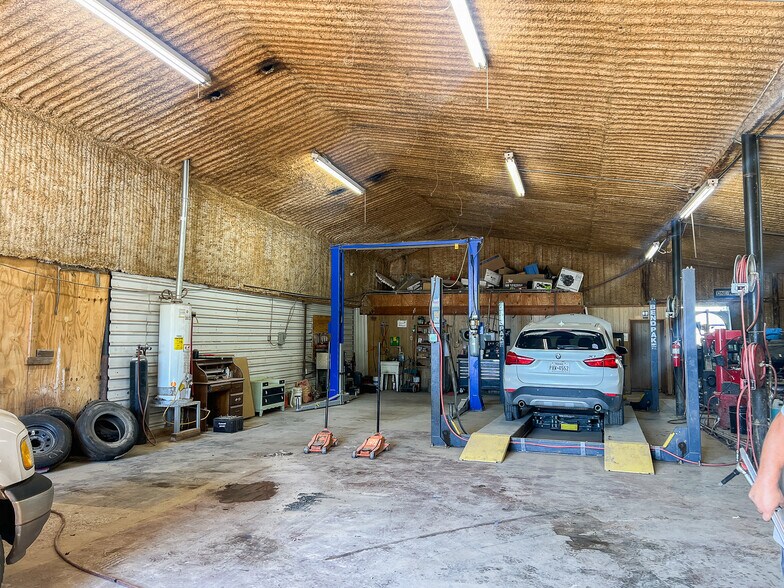 More Photos Of 1106 W Main St, Olney Auto Repair For Sale