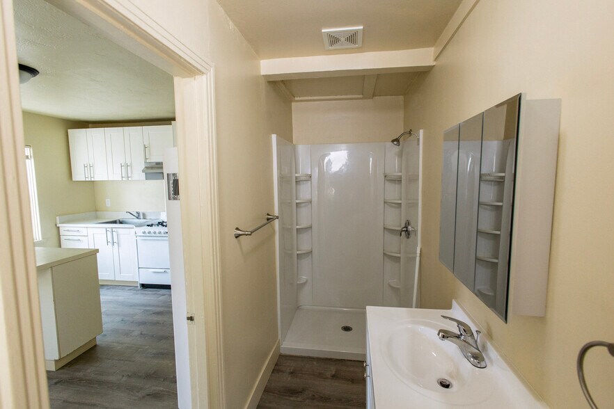 More Photos Of 1701 Lake St, Calistoga Apartments For Sale