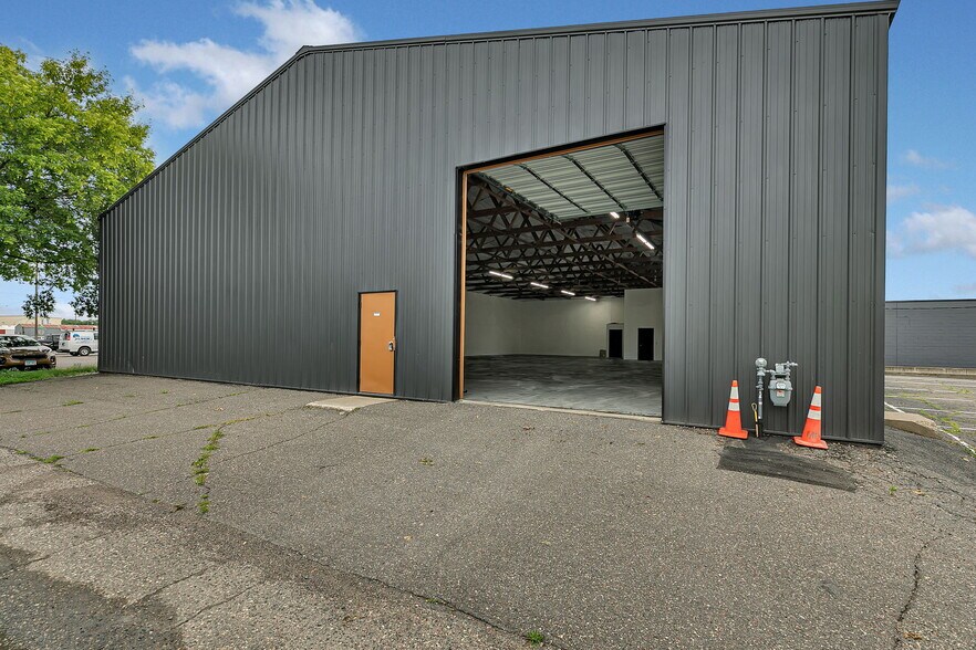 More Photos Of 585 1st St SE, Saint Cloud Warehouse For Sale
