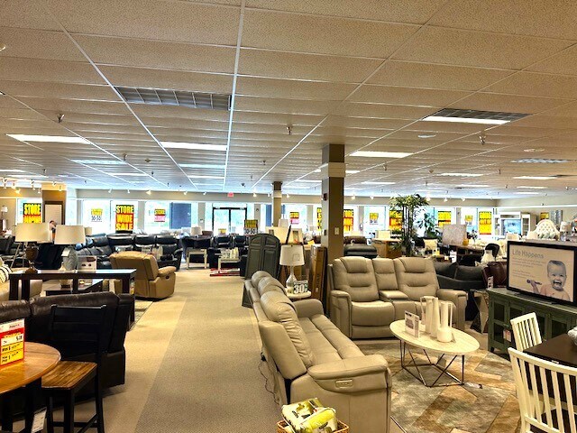 More Photos Of 6920 Cortez Rd W, Bradenton General Retail For Lease