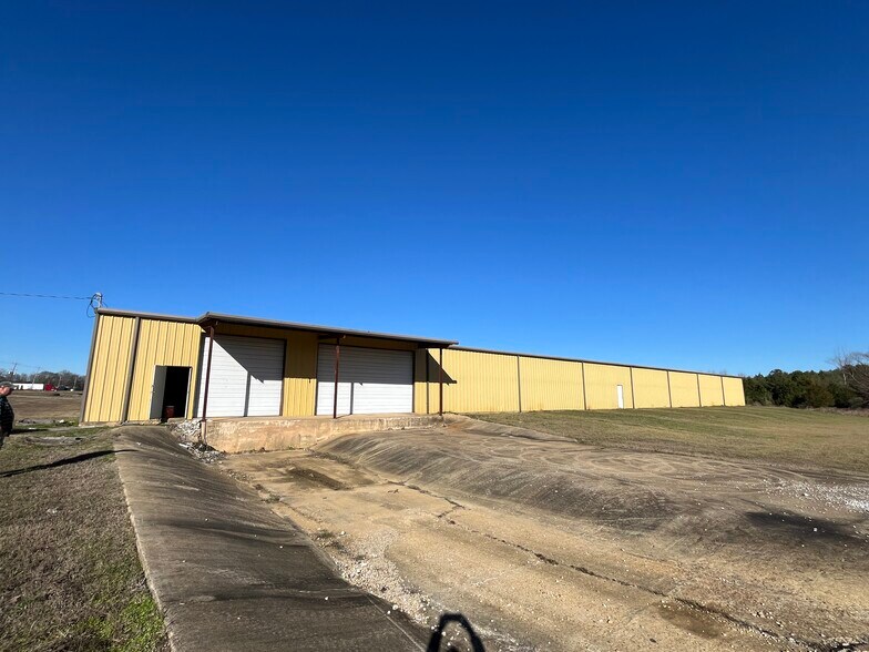 More Photos Of 286 Carter St, Okolona Warehouse For Lease
