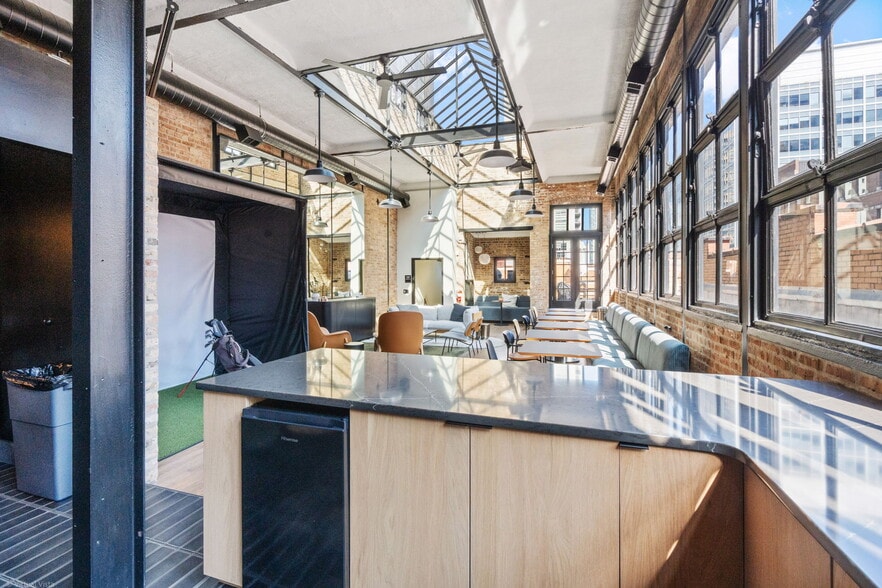 More Photos Of 601 W Randolph St, Chicago Office For Sale