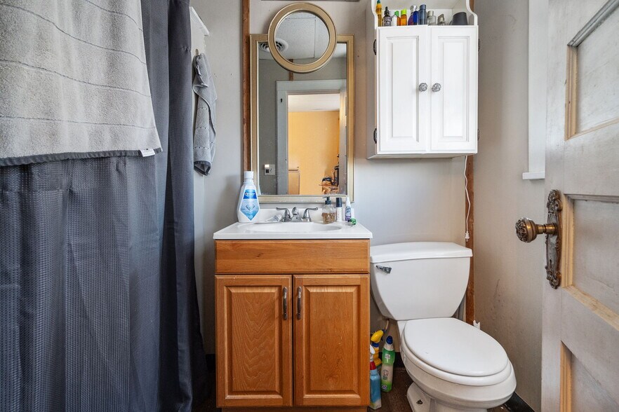 More Photos Of 1524 Van Vranken Ave, Schenectady Bar For Sale