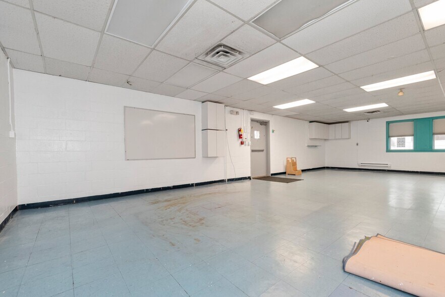 More Photos Of 211 Wise Ave, Dundalk Schools For Sale