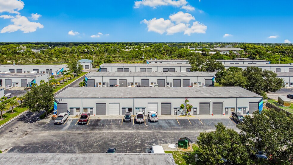 More Photos Of 895 NE Dixie Hwy, Jensen Beach Unknown For Lease