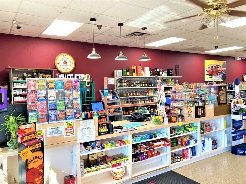 More Photos Of 630 S Lake Dallas Dr, Lake Dallas General Retail For Sale