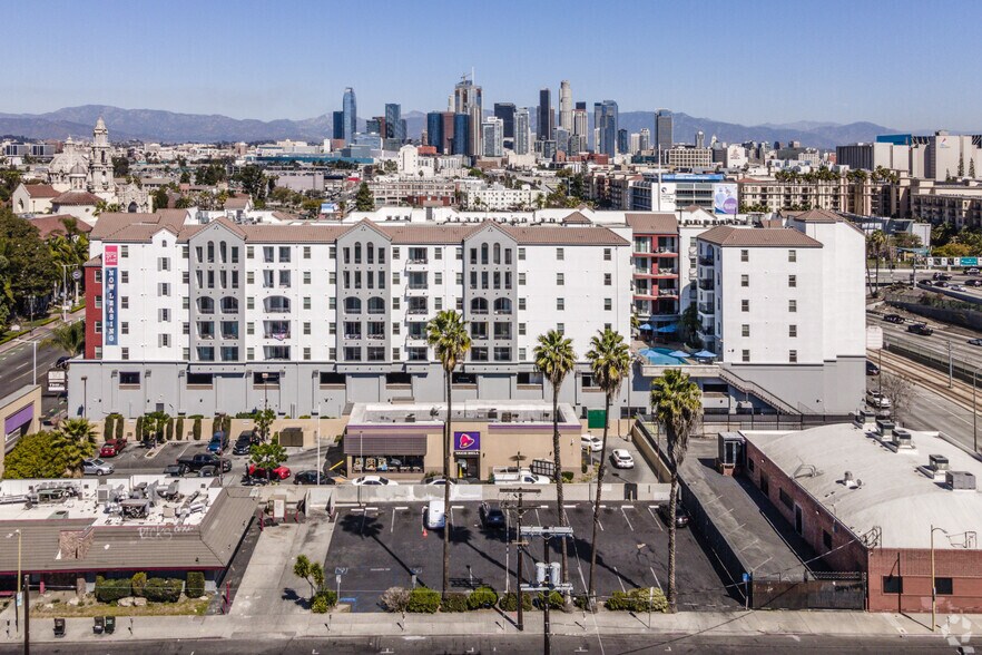 More Photos Of 2700 S Figueroa St, Los Angeles Apartments For Lease